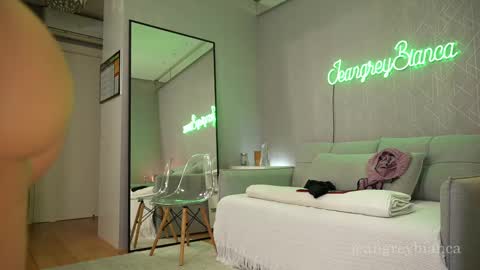 Snapshot of jeangreybianca chatting on 18, 2, 2025 Bianca online show from 18, 2, 2025