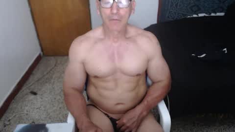 Snapshot of jefmuscletw chatting on 11, 5, 2026 brayam online show from 11, 5, 2026