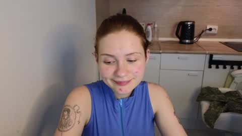 Snapshot of jelly_cherry chatting on 13, 12, 2024 Emily online show from 13, 12, 2024