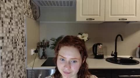 Snapshot of jelly_cherry chatting on 16, 12, 2024 Emily online show from 16, 12, 2024