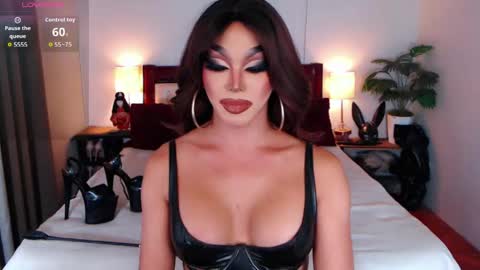 Snapshot of jenifers_body chatting on 2, 5, 2026 Queen Jenifer online show from 2, 5, 2026