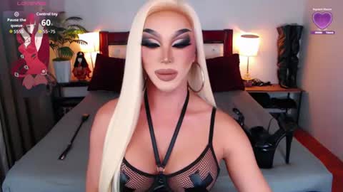 Snapshot of jenifers_body chatting on 26, 6, 2026 Queen Jenifer online show from 26, 6, 2026