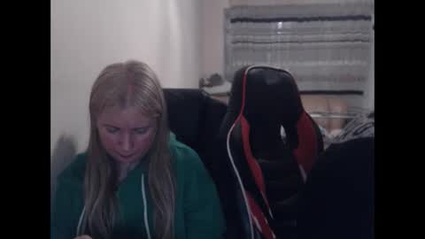 JenisAndPeter online show from 21, 4, 2026