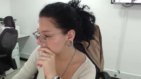 jenn online show from 25, 2, 2026