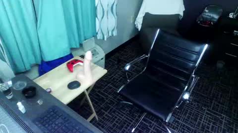 Jenna Cross online show from 12, 1, 2025