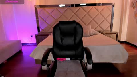 Jenna Olson  online show from 3, 3, 2025