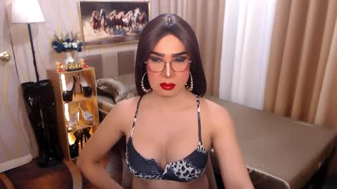 jenniegarcia online show from 26, 4, 2026