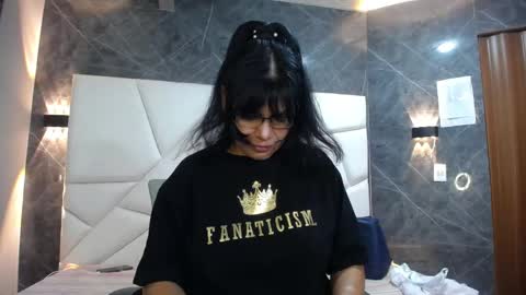 Jennifer online show from 23, 4, 2026