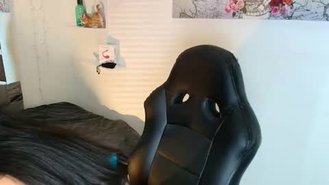 JENNIFER online show from 10, 11, 2025