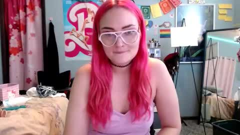 Jennifer Gwen online show from 7, 11, 2025
