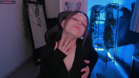 jenniferkiim online show from 27, 10, 2025