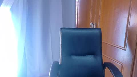 Jennifer vega  online show from 18, 4, 2026