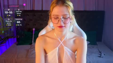 jenny_bunny_ online show from 7, 3, 2025