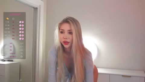 Jenny  Instagram jenny ppperry  NEXT LIVE TUESDAY  online show from 17, 11, 2025