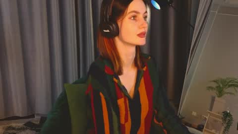 jennyfer_me online show from 12, 4, 2026