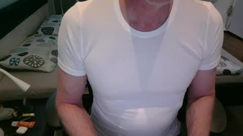 jensiboy1111 online show from 14, 6, 2026