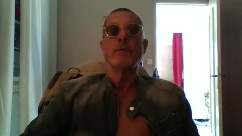 Snapshot of jerflor chatting on 1, 10, 2025 jerflor online show from 1, 10, 2025