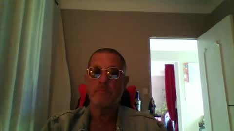 Snapshot of jerflor chatting on 4, 10, 2025 jerflor online show from 4, 10, 2025