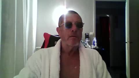 Snapshot of jerflor chatting on 29, 10, 2025 jerflor online show from 29, 10, 2025