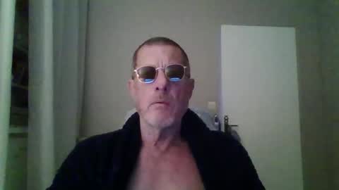 Snapshot of jerflor chatting on 6, 11, 2025 jerflor online show from 6, 11, 2025