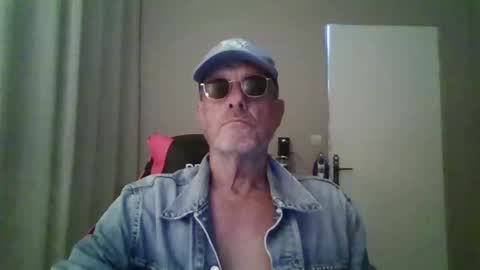 Snapshot of jerflor chatting on 17, 11, 2025 jerflor online show from 17, 11, 2025