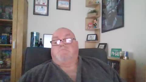 Snapshot of jerseyhammer01 chatting on 24, 11, 2025 Harry online show from 24, 11, 2025