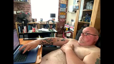 Snapshot of jerseyhammer01 chatting on 4, 6, 2026 Harry online show from 4, 6, 2026