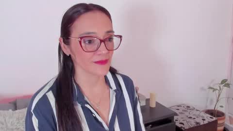 jessica herreraToday I will be your devil and you my victim online show from 22, 4, 2026