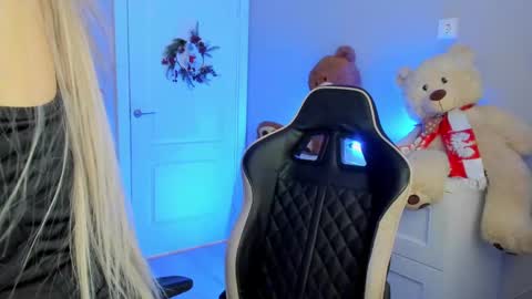 jess1ca_rabb1t online show from 2, 12, 2024