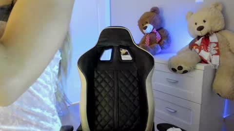 jess1ca_rabb1t online show from 25, 1, 2025