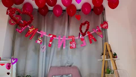 bella  adams online show from 15, 2, 2025