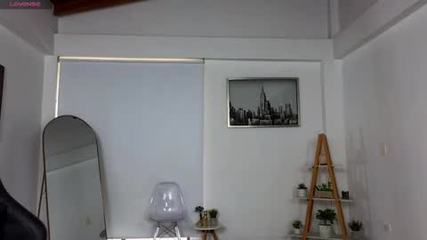 bella  adams online show from 14, 9, 2025