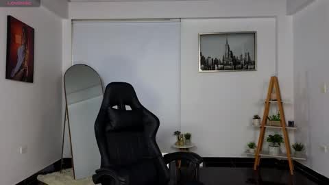 bella  adams online show from 20, 9, 2025