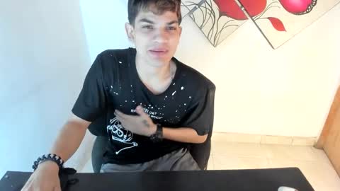 Snapshot of jesshot_bigcock chatting on 19, 5, 2026 jesshot_bigcock online show from 19, 5, 2026