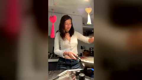 Jessica Gomez online show from 6, 7, 2026