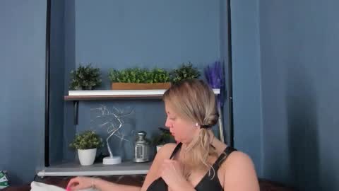 Jessica online show from 12, 11, 2025