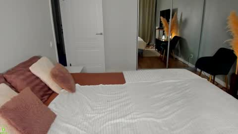 Snapshot of jessica_gill chatting on 25, 11, 2025 Jessica online show from 25, 11, 2025