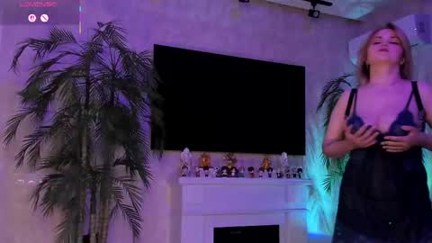 Snapshot of jessiccaburns chatting on 29, 5, 2026 Gloria online show from 29, 5, 2026