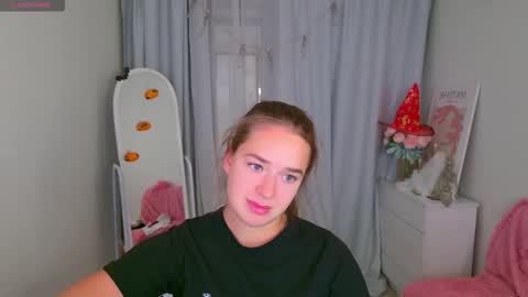 Snapshot of jessiestarz chatting on 24, 10, 2025 Jessi online show from 24, 10, 2025