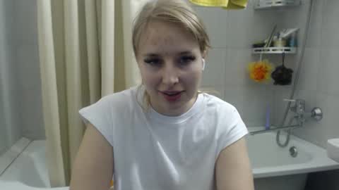 Snapshot of jessy_comely chatting on 12, 12, 2024 Jessy online show from 12, 12, 2024
