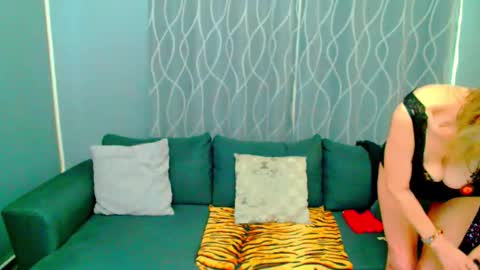 Snapshot of jessy_curt chatting on 5, 3, 2026 jessy curt online show from 5, 3, 2026