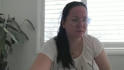 Snapshot of jessyqueen55 chatting on 27, 5, 2026 OnlyJessy online show from 27, 5, 2026
