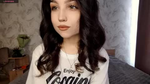 I am Gina ntmu Lets hit 10 Thumbs Up together online show from 22, 4, 2026