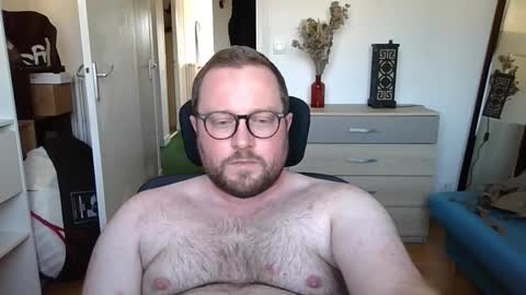 jeuneloup92 online show from 17, 10, 2025