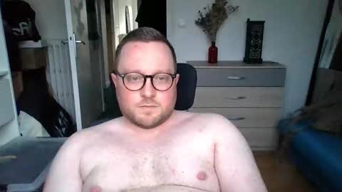 jeuneloup92 online show from 18, 2, 2026