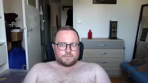 jeuneloup92 online show from 18, 6, 2026