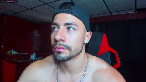 Jhojan Strong  online show from 5, 12, 2024