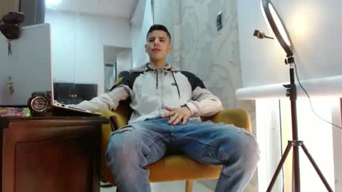 jhon online show from 4, 10, 2025