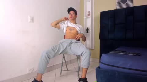 Snapshot of jhonn_rhyss chatting on 28, 1, 2025 Jhon online show from 28, 1, 2025