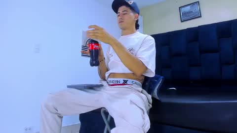 Snapshot of jhonn_rhyss chatting on 18, 9, 2025 Jhon online show from 18, 9, 2025